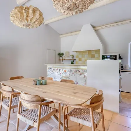 Beautiful Provencal House With Swimming Pool