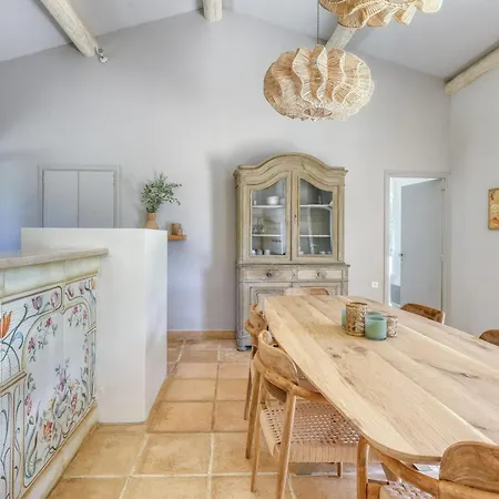 Beautiful Provencal House With Swimming Pool