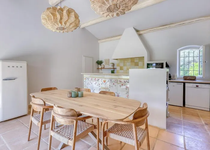 Beautiful Provencal House With Swimming Pool