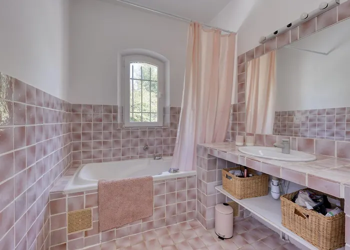 Beautiful Provencal House With Swimming Pool Nyaraló